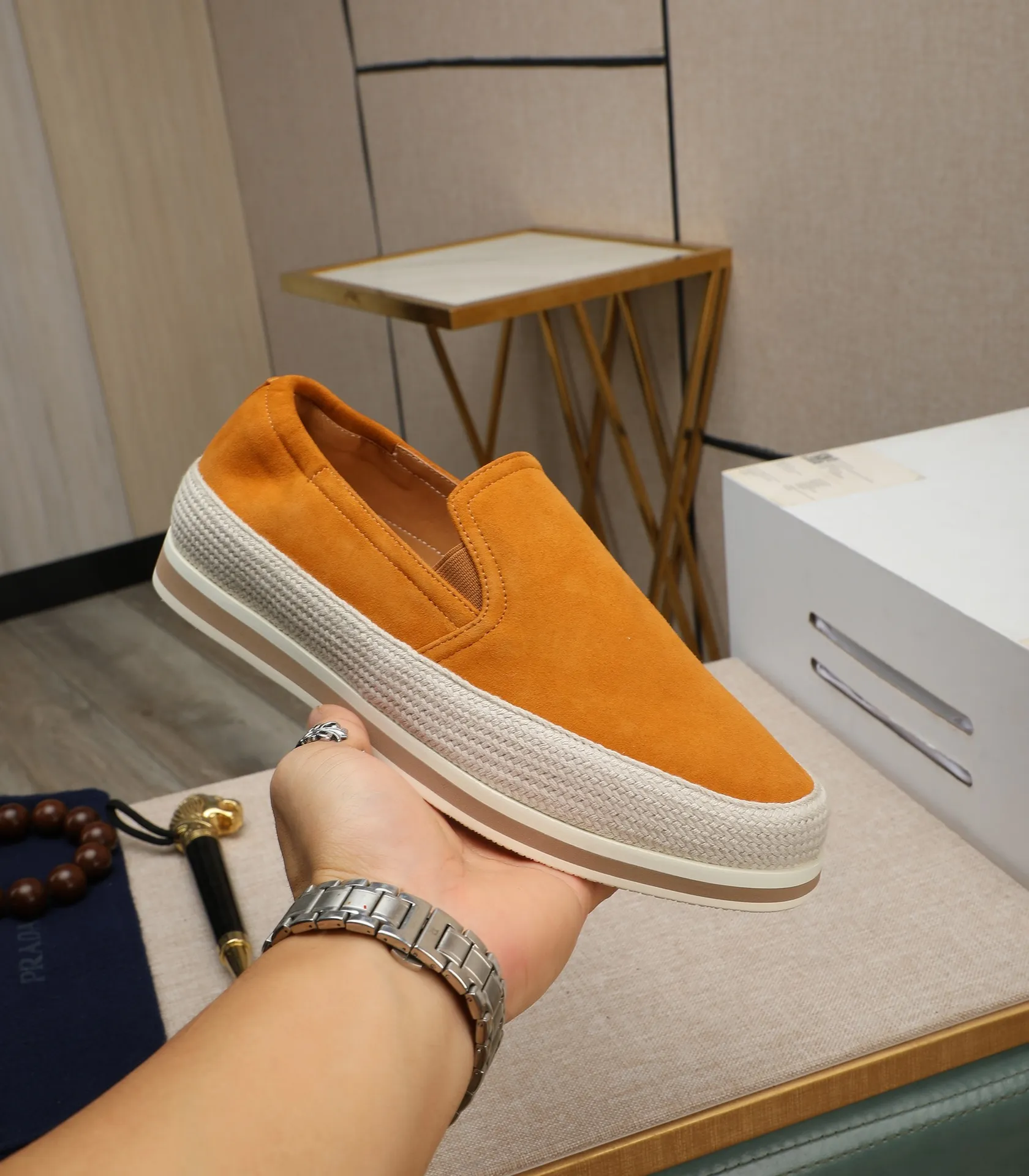Men's men's shoes 💰460 high-end version. PRADA (Prada) men's casual style, compare the quality at the counter 🧚🏿♂️Imported cowhide fabric 🐎Water-dyed comfortable and soft cowhide lining for feet 🐂Genuine leather outsole with label 🎉 Size 38-44. Can be customized for 45💥🏆